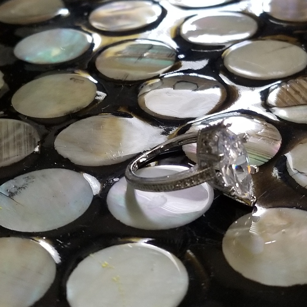 Ring - Picture 3 of 6